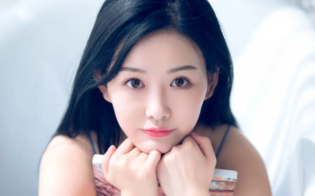 衢州哈尔滨私人伴游燕子